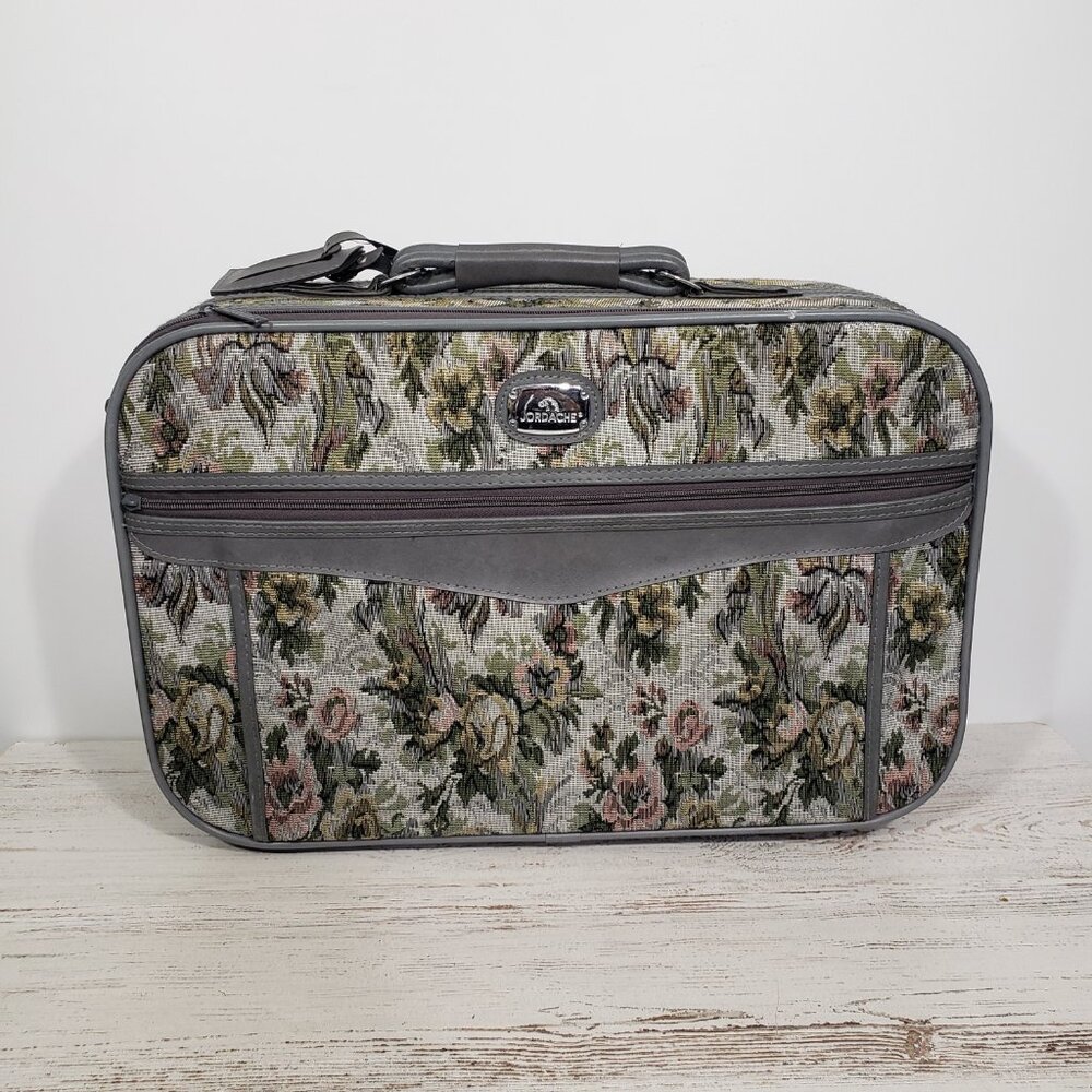 Vintage Jordache Floral Tapestry Suitcase   Excellent condition